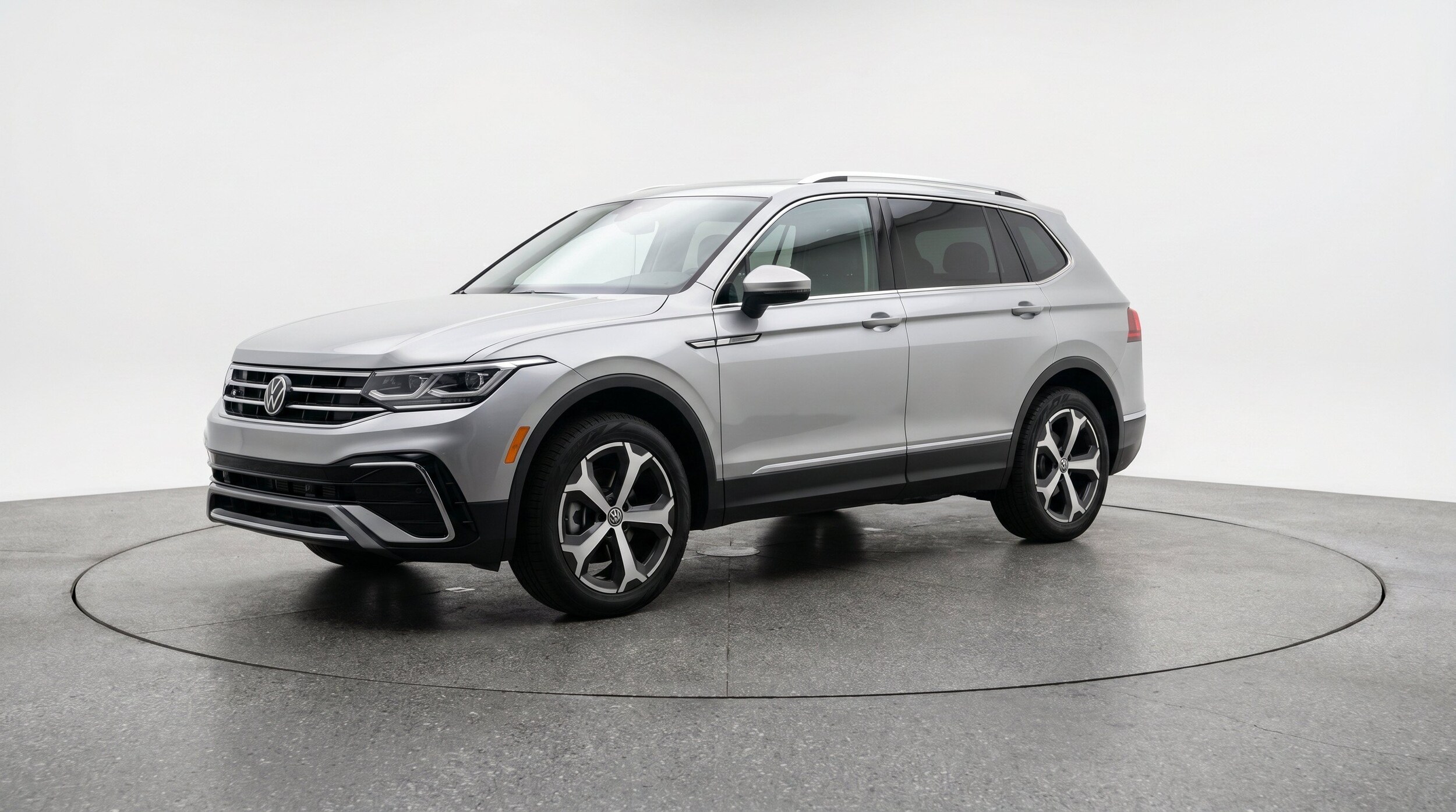 Thumbnail: 2026 Volkswagen Tiguan - 3