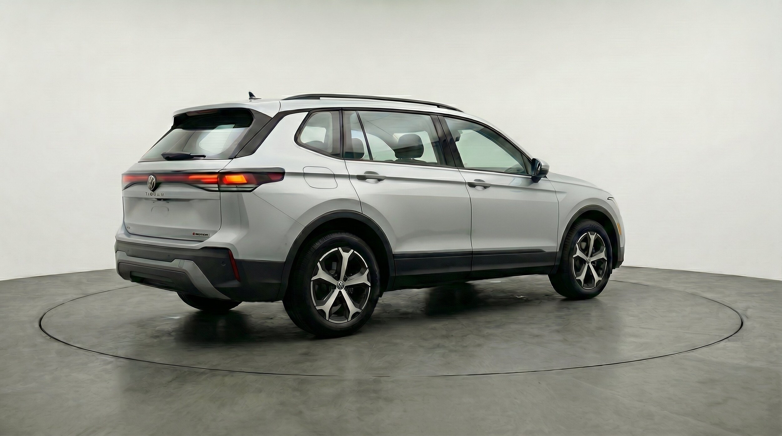 Thumbnail: 2026 Volkswagen Tiguan - 9