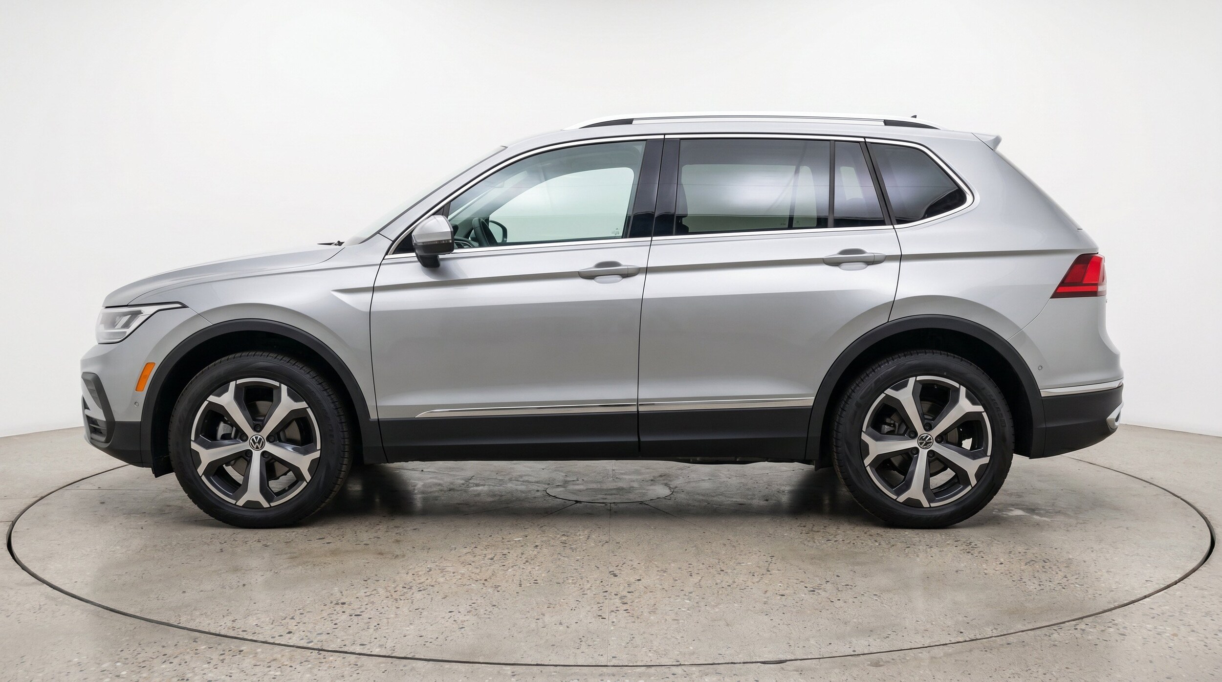 Thumbnail: 2026 Volkswagen Tiguan - 5