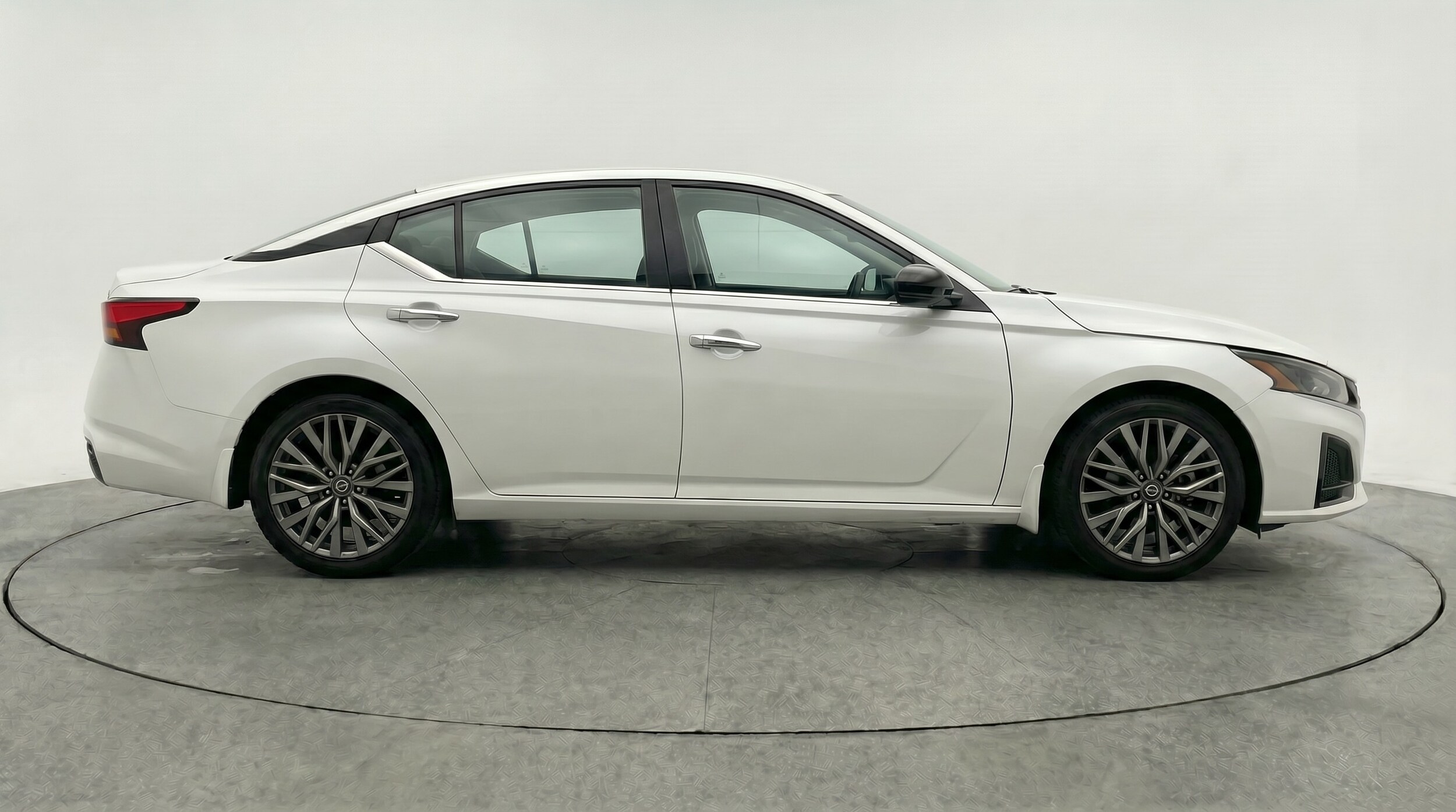 Thumbnail: 2025 Nissan Altima - 8
