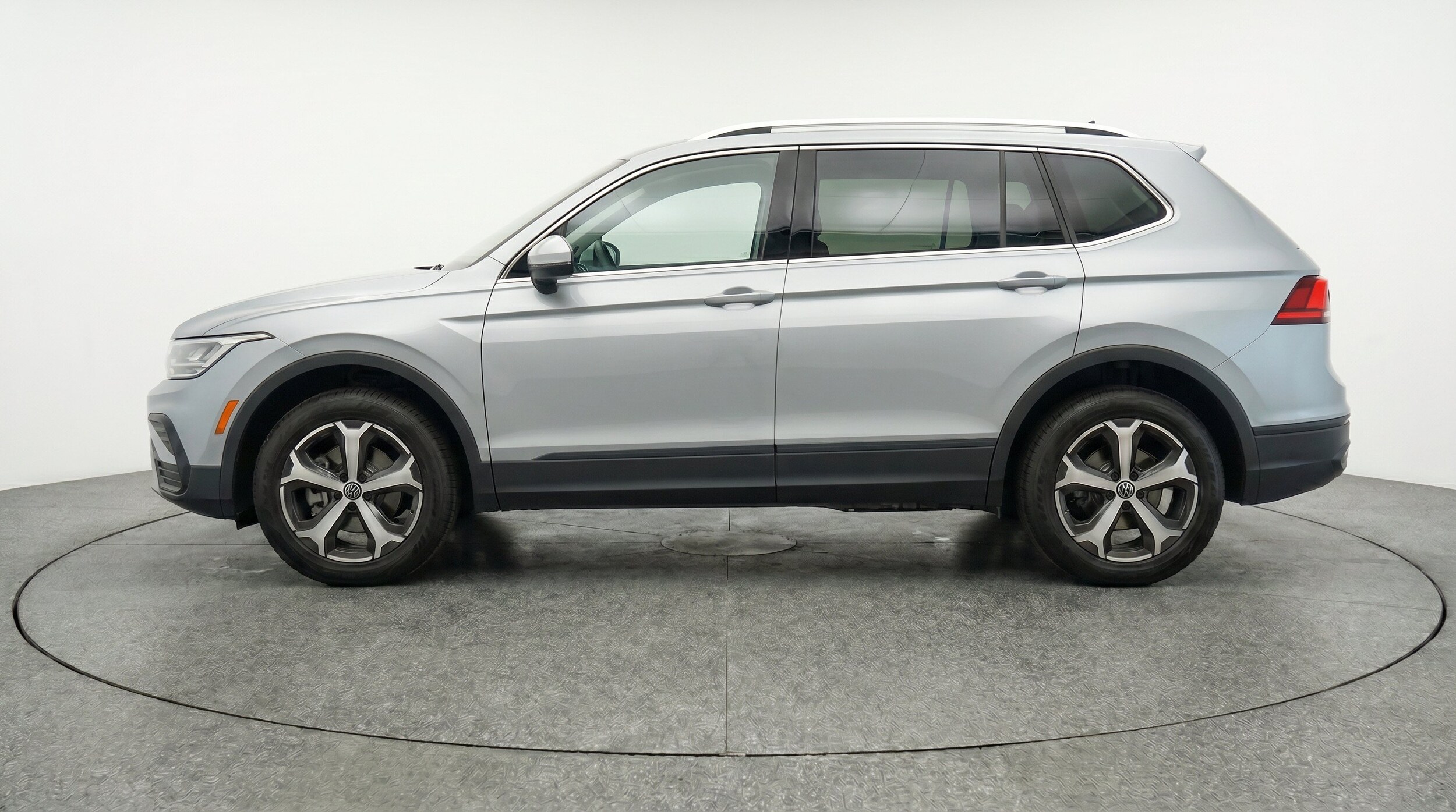 Thumbnail: 2026 Volkswagen Tiguan - 5