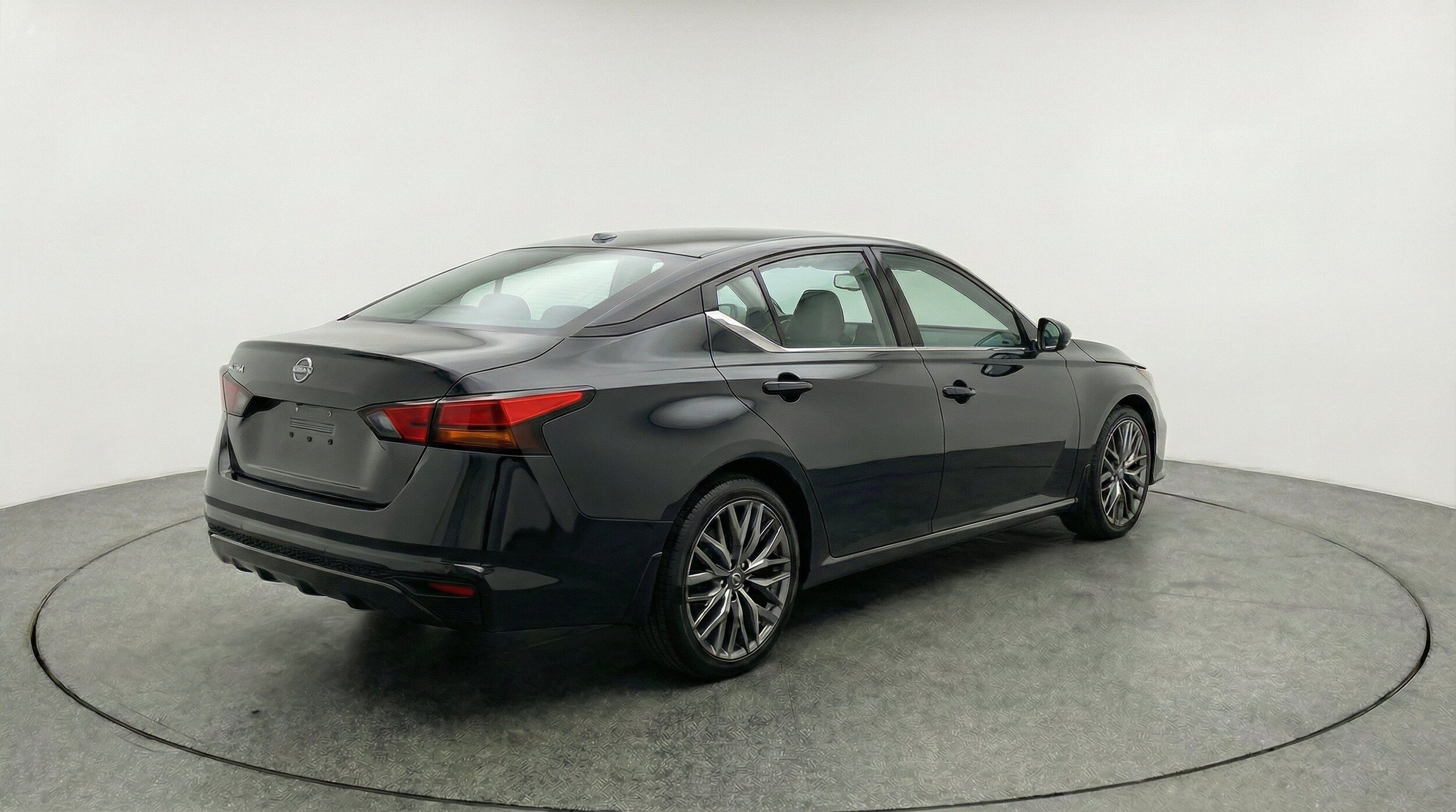 Thumbnail: 2025 Nissan Altima - 9