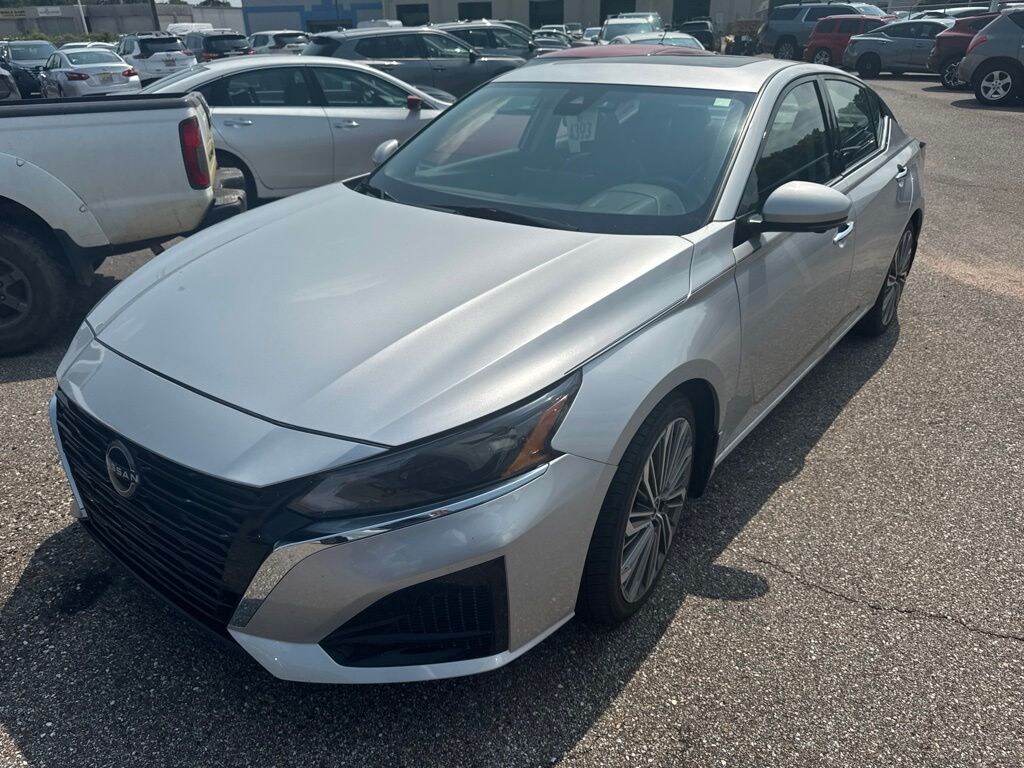 Used 2023 Nissan Altima 2.5 SL Sedan