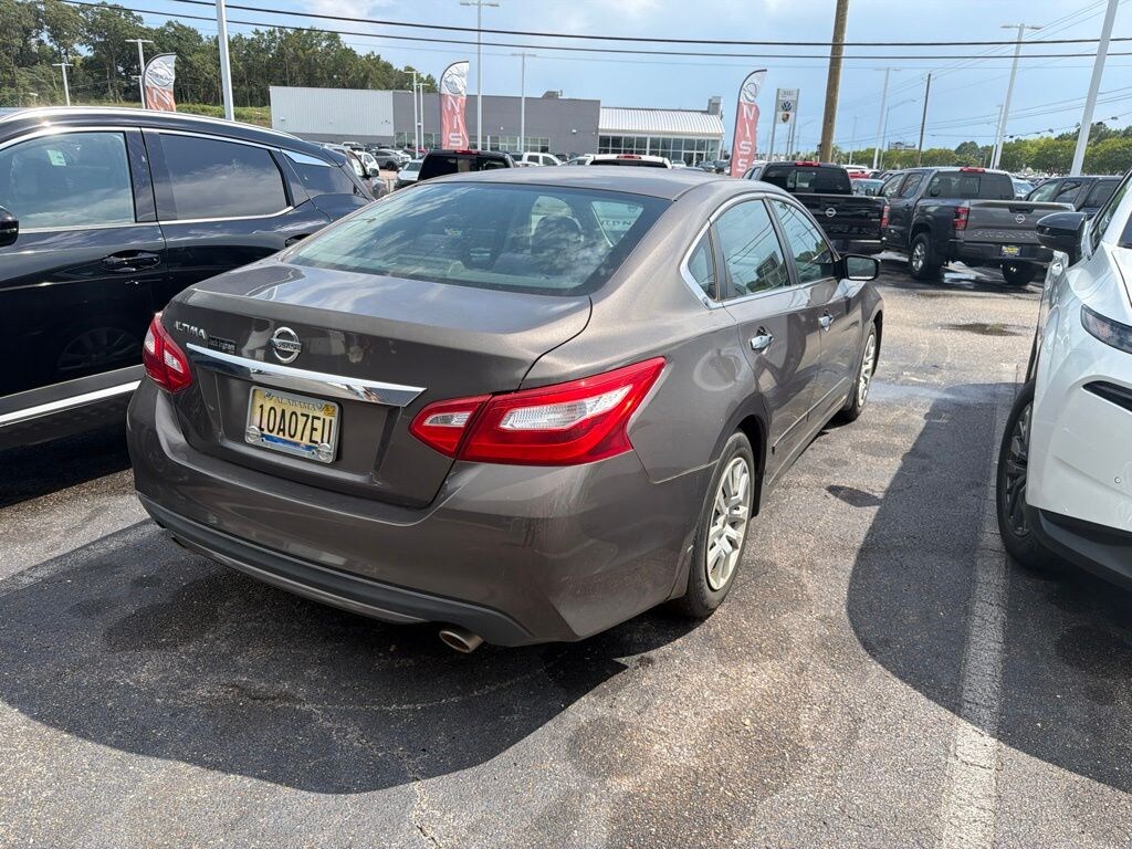 Used 2017 Nissan Altima 2.5 Sedan