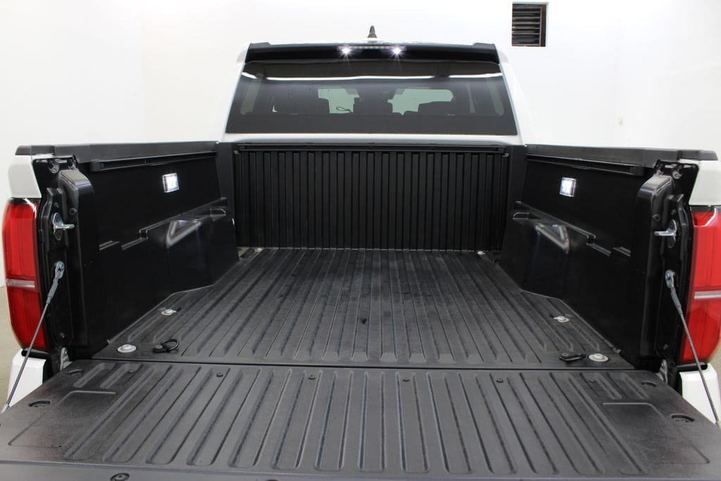 2026 Toyota Tacoma SR5 - Photo 28