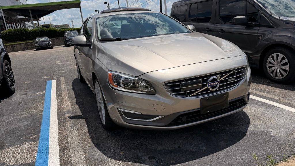 2016 Volvo S60 T5 Drive-E FWD Inscription Platinum's photo