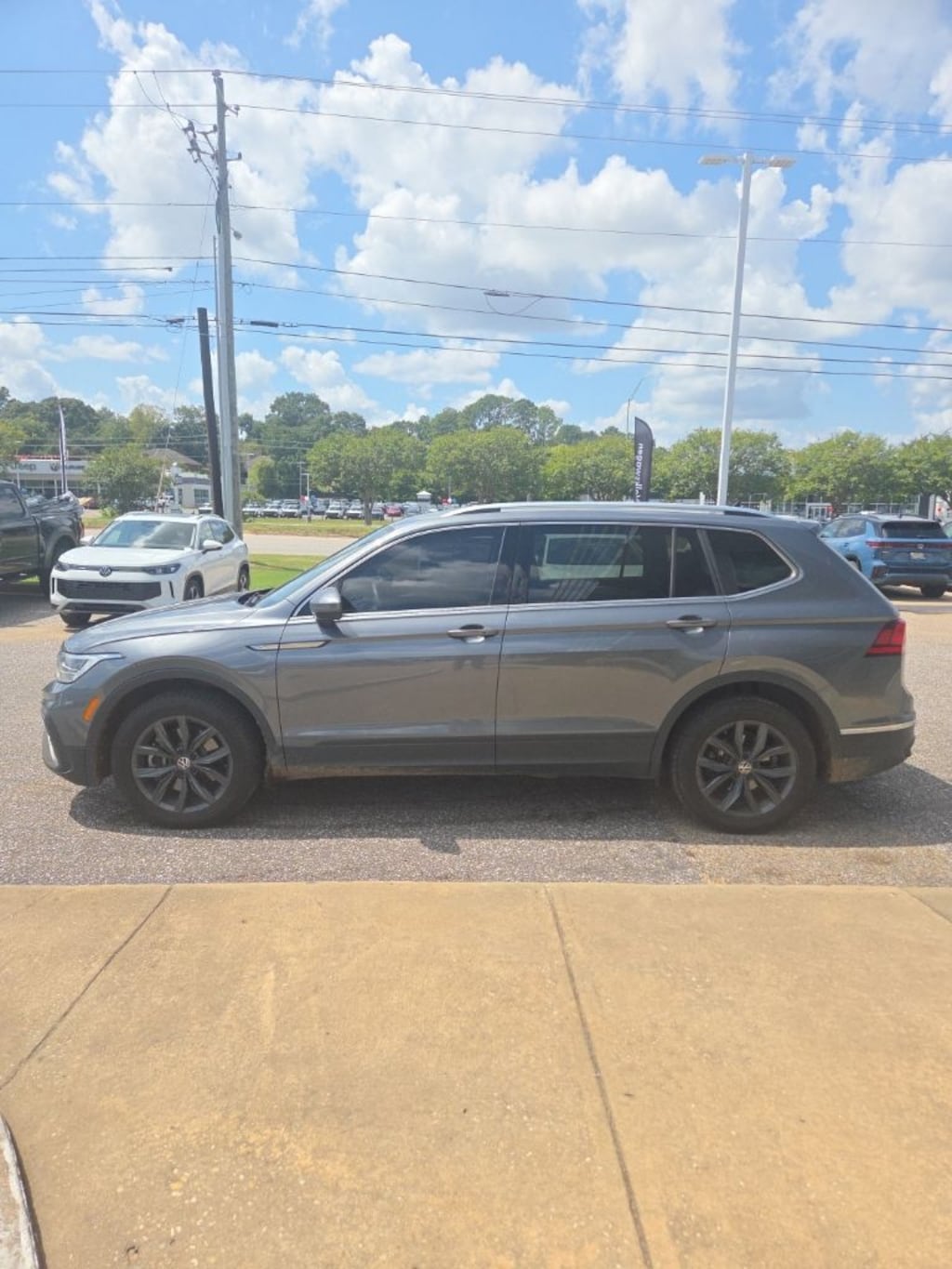 Used 2023 Volkswagen Tiguan 2.0T SE SUV