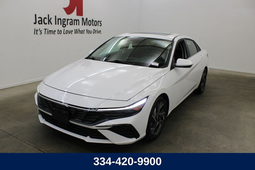 Used 2025 Hyundai Elantra SEL Convenience Sedan