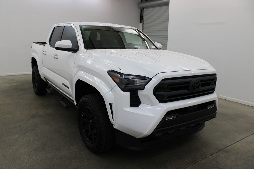 2026 Toyota Tacoma SR5 - Photo 6
