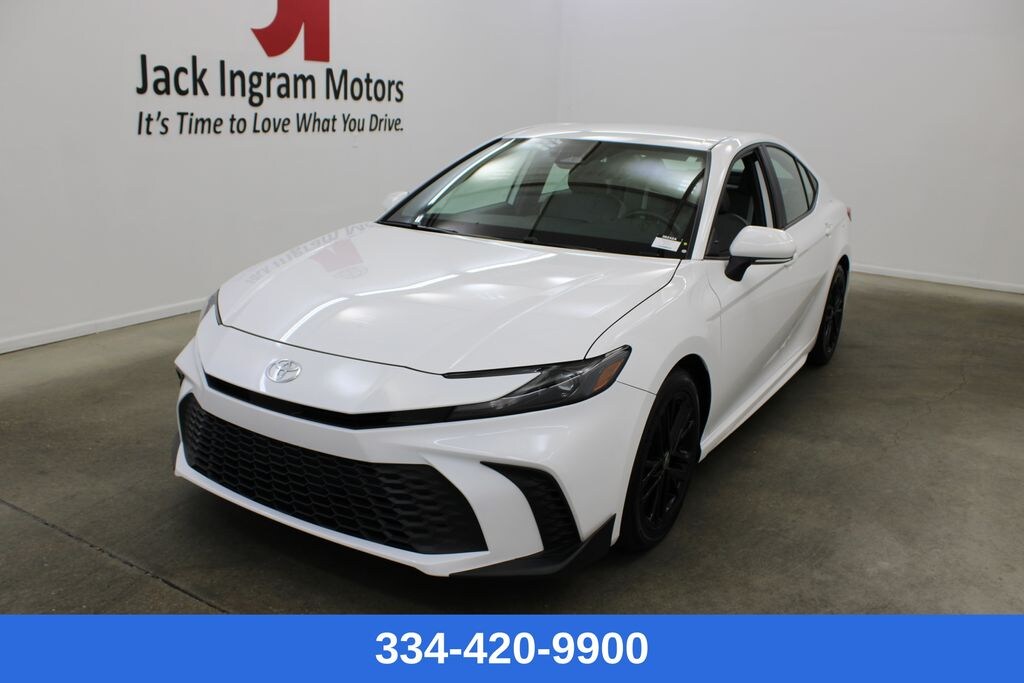 Used 2025 Toyota Camry SE Sedan