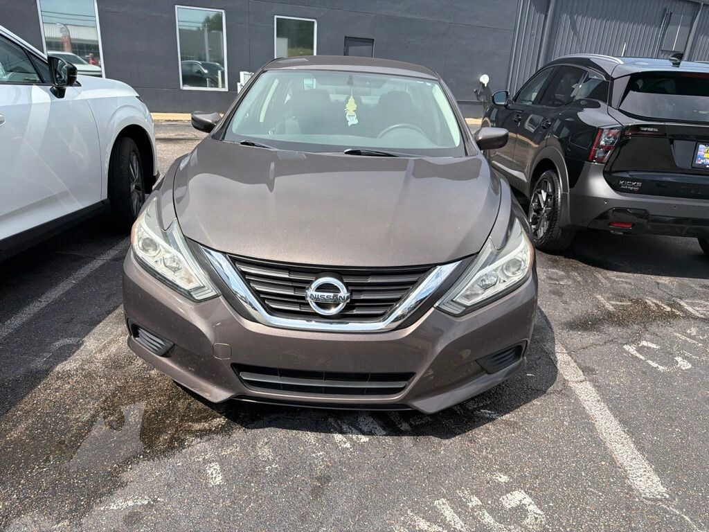 Used 2017 Nissan Altima 2.5 Sedan