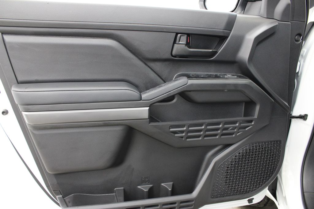 2026 Toyota Tacoma SR5 - Photo 16