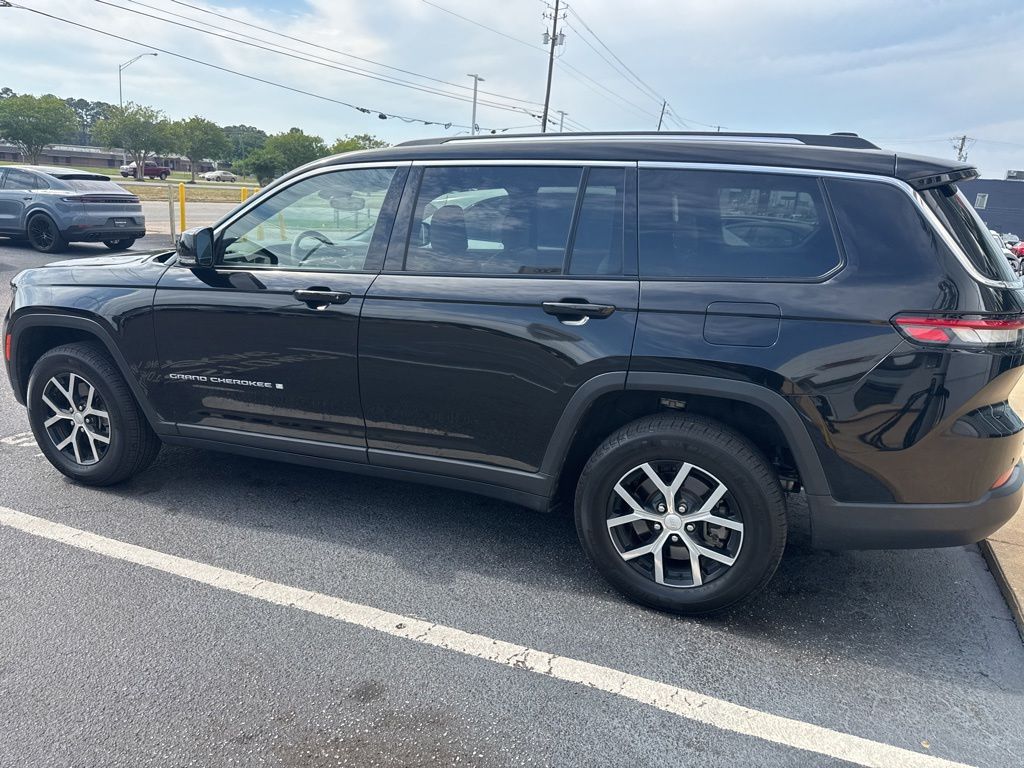 2023 Jeep Grand Cherokee L Limited's photo