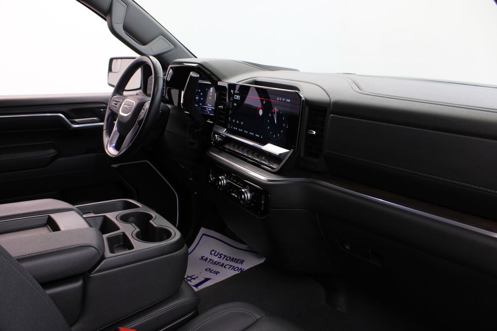 2024 GMC Sierra 1500 SLT - Photo 24