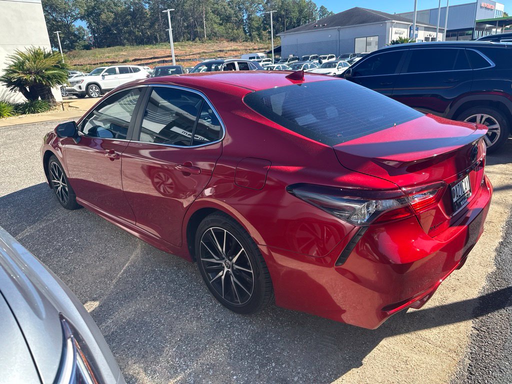 Used 2021 Toyota Camry SE Sedan