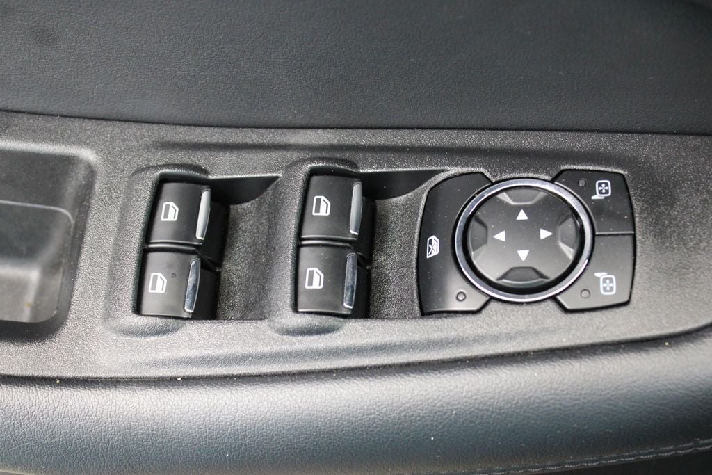 2024 Ford Edge SEL - Photo 17