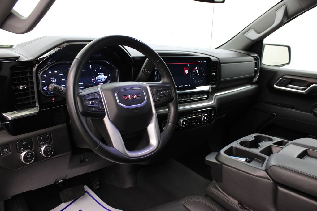 2024 GMC Sierra 1500 SLT - Photo 14