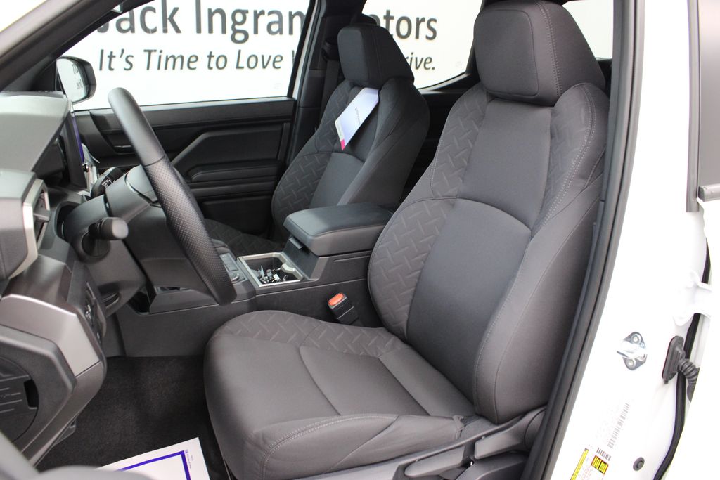 2026 Toyota Tacoma SR5 - Photo 14
