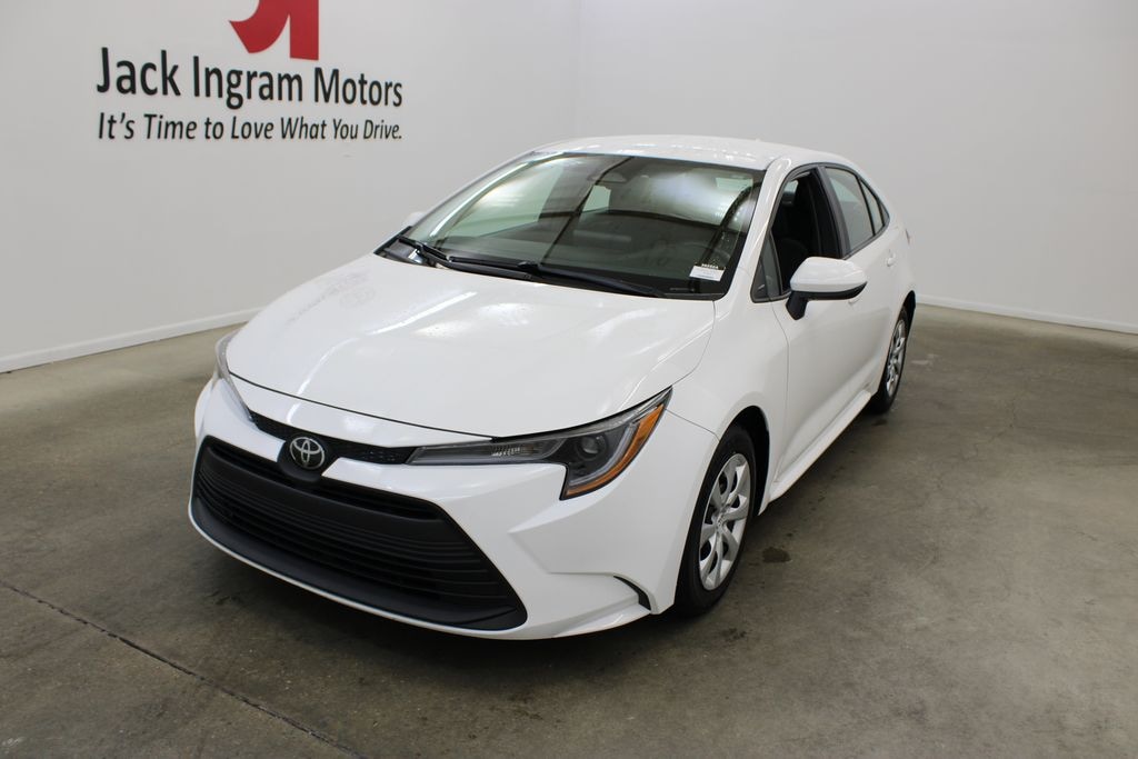 Used 2025 Toyota Corolla LE Sedan