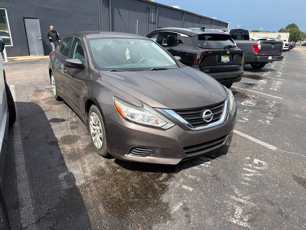 Used 2017 Nissan Altima 2.5 Sedan