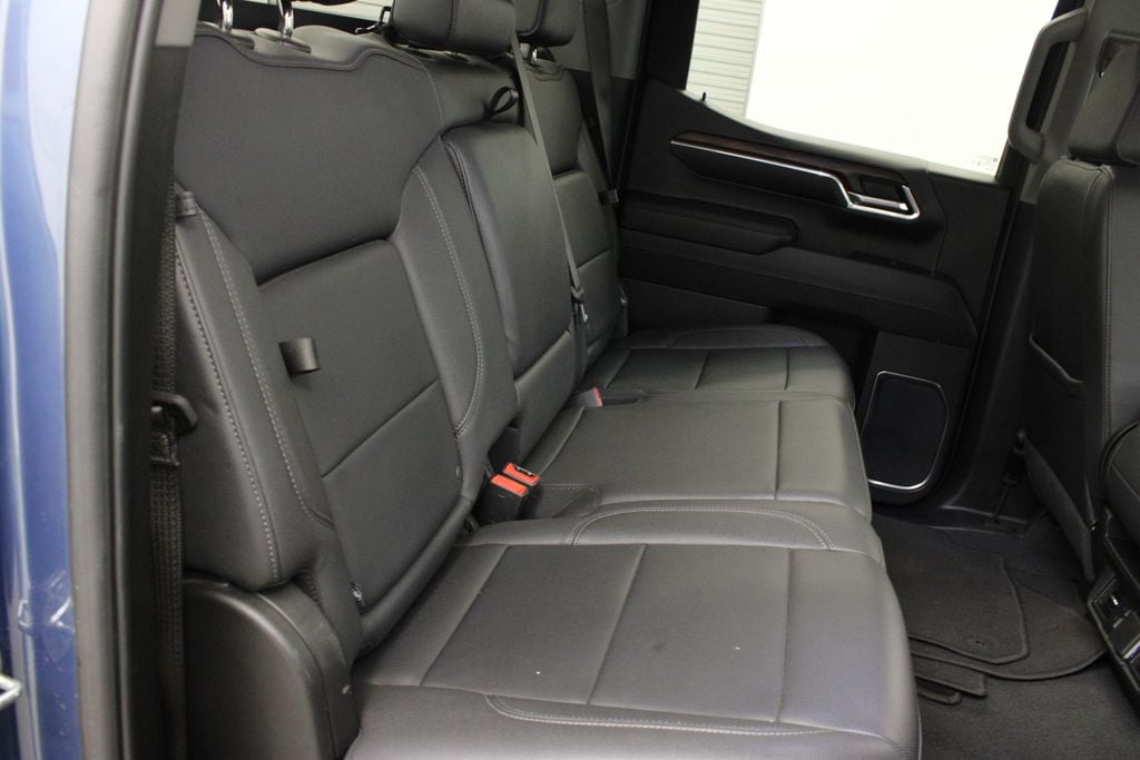 2024 GMC Sierra 1500 SLT - Photo 19