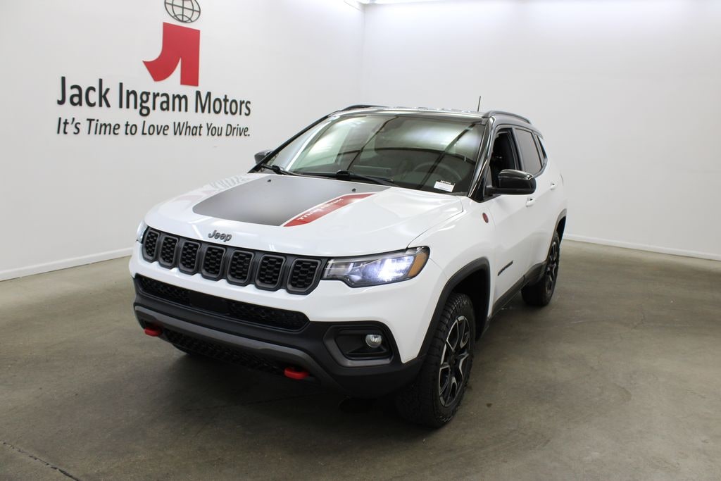 Used 2025 Jeep Compass Trailhawk SUV