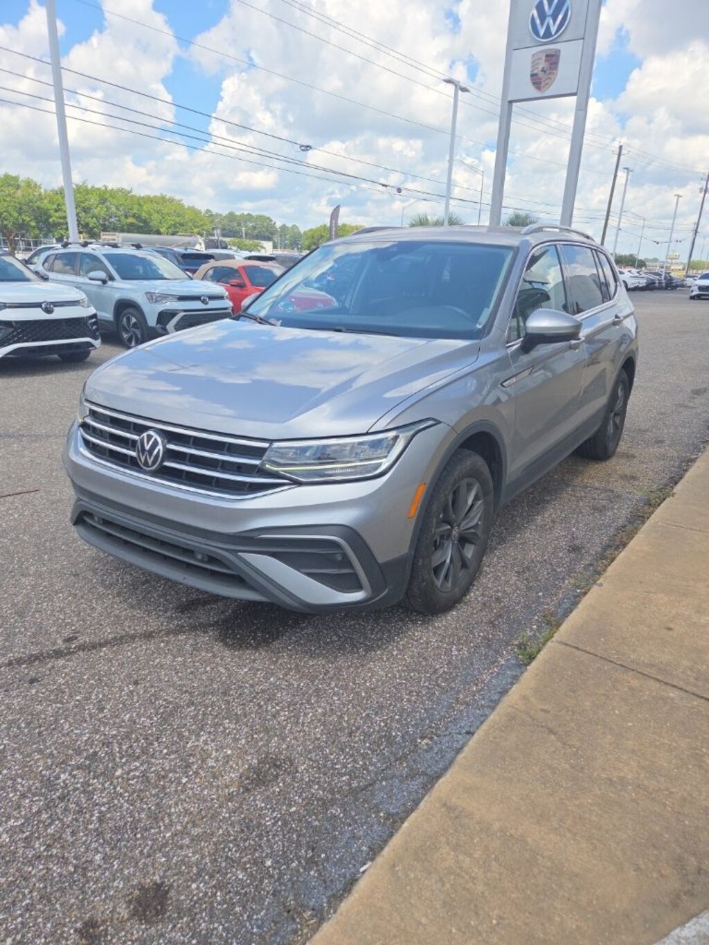 Used 2024 Volkswagen Tiguan 2.0T SE SUV