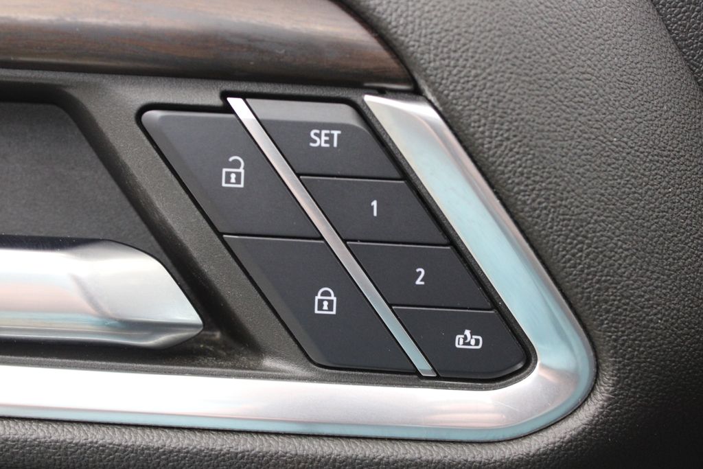 2024 GMC Sierra 1500 SLT - Photo 17