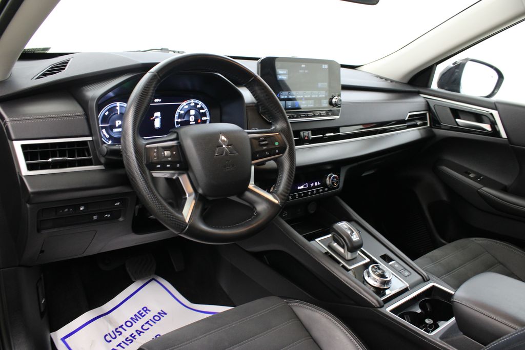 2024 Mitsubishi Outlander Plug-in Hybrid SE - Photo 15