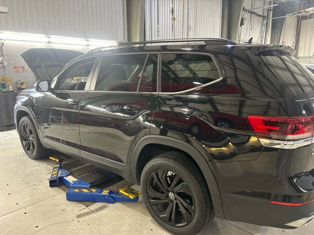 Used 2023 Volkswagen Atlas 3.6L V6 SE w/Technology SUV