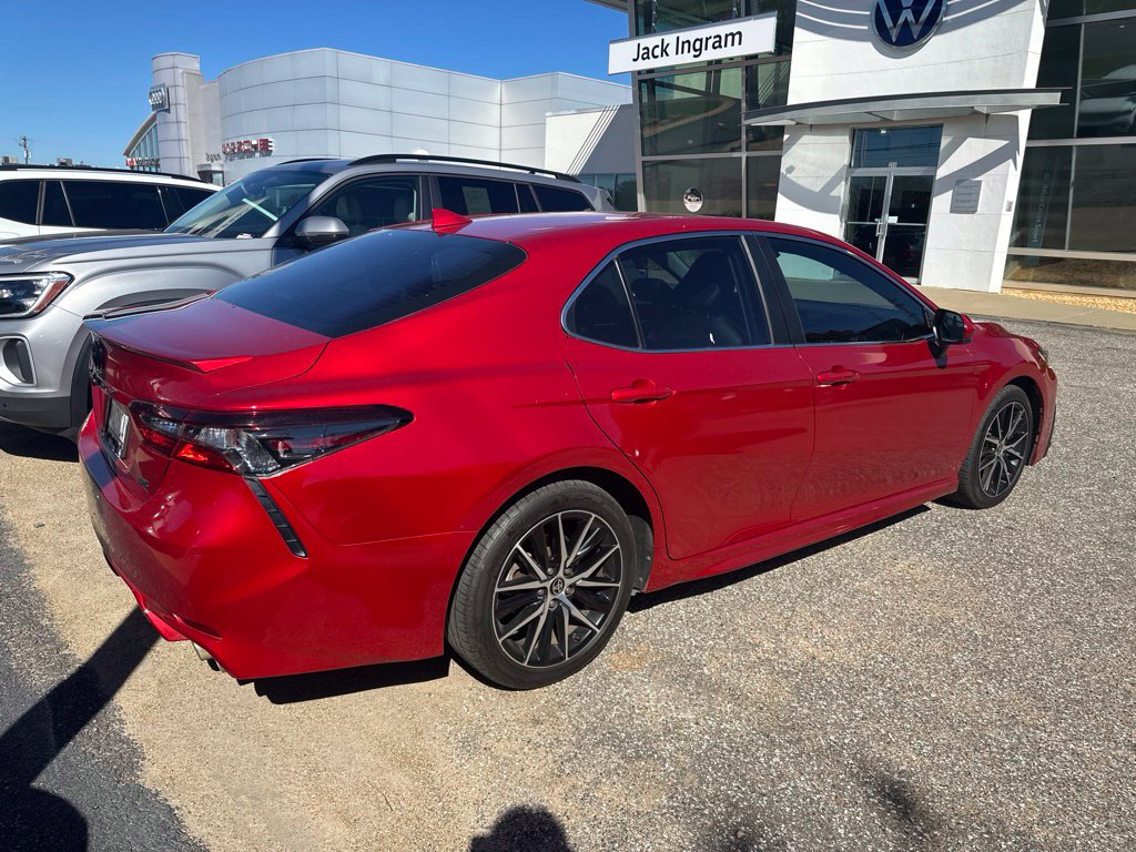 Used 2021 Toyota Camry SE Sedan