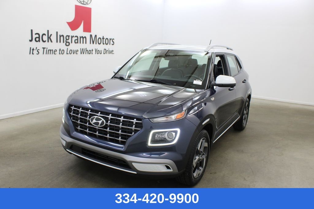 2024 Hyundai Venue Limited IVT's photo