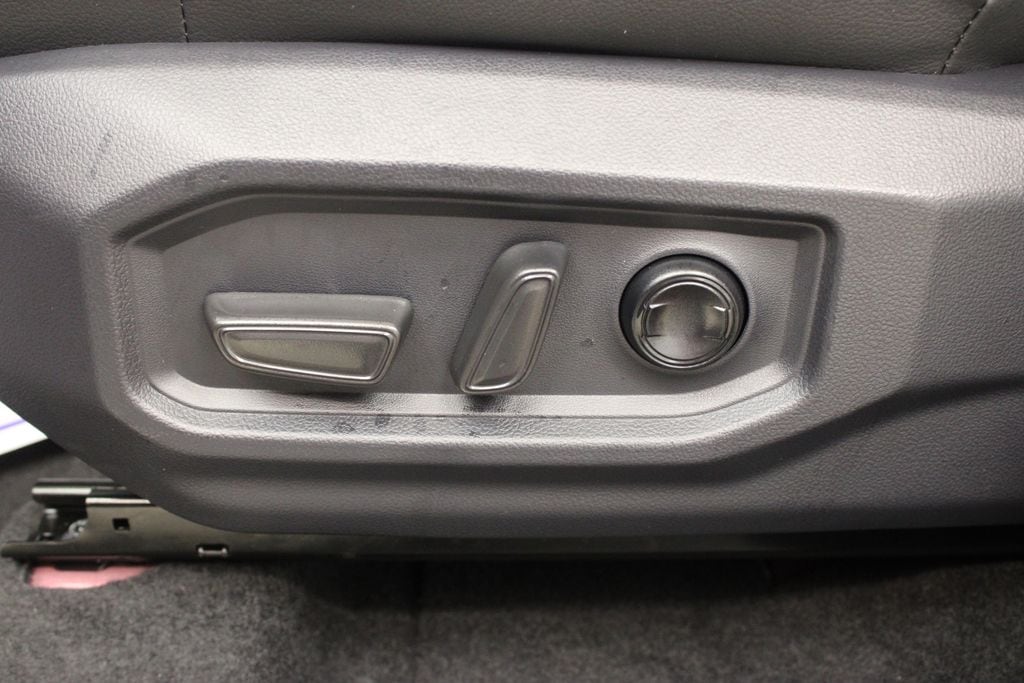 2026 Toyota Tundra Limited - Photo 19
