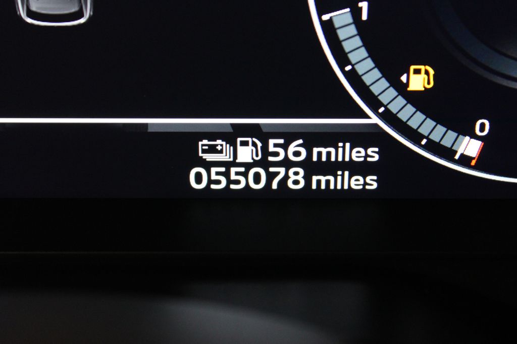 2024 Mitsubishi Outlander Plug-in Hybrid SE - Photo 11