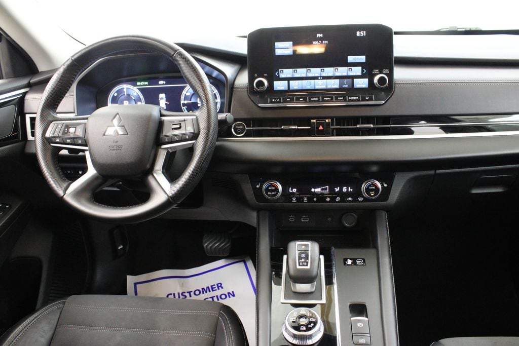 2024 Mitsubishi Outlander Plug-in Hybrid SE - Photo 9