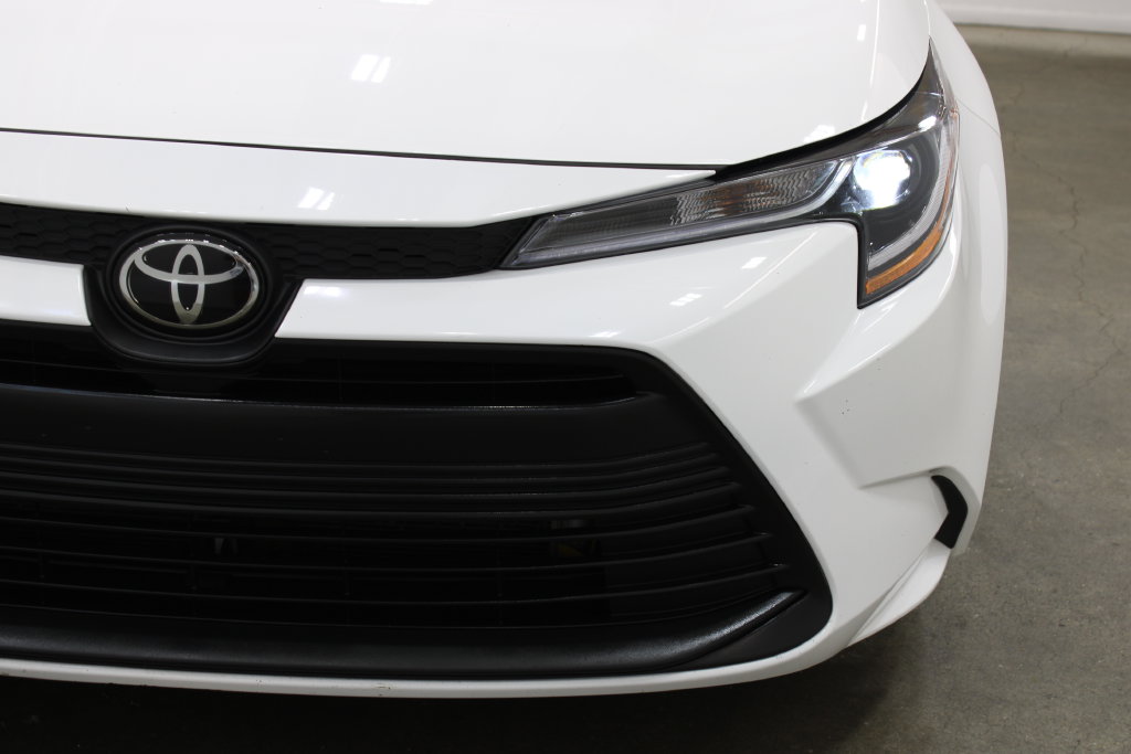2026 Toyota Corolla LE - Photo 8