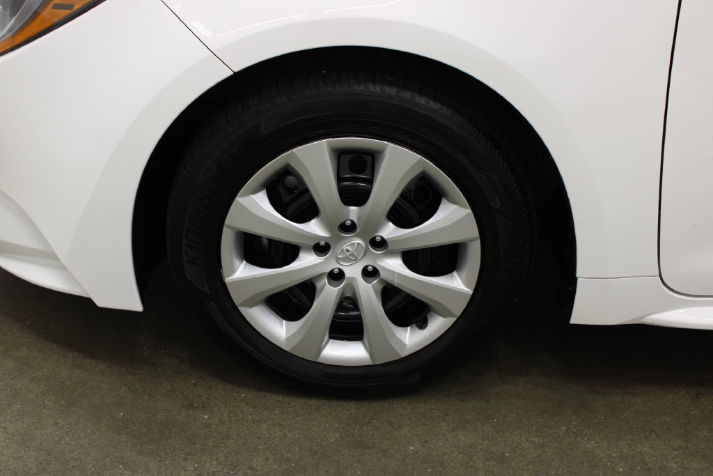 2026 Toyota Corolla LE - Photo 25
