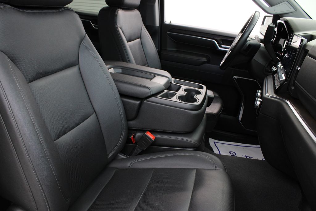 2024 GMC Sierra 1500 SLT - Photo 23