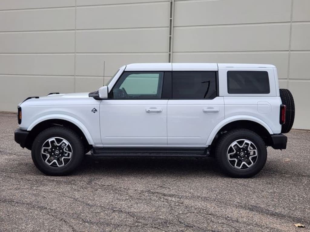 New 2025 Ford Bronco Outer Banks SUV