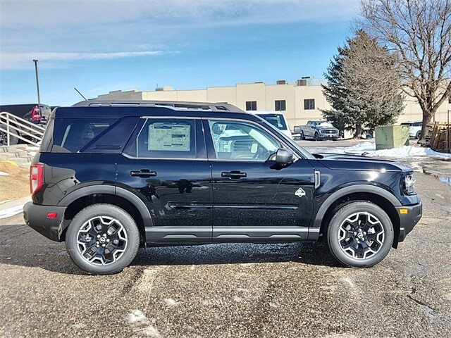2025 Ford Bronco Sport Outer Banks photo 2