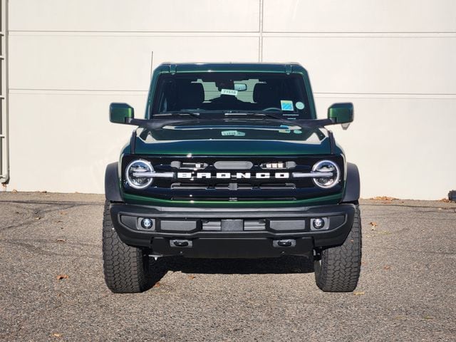 2025 Ford Bronco Outer Banks photo 2