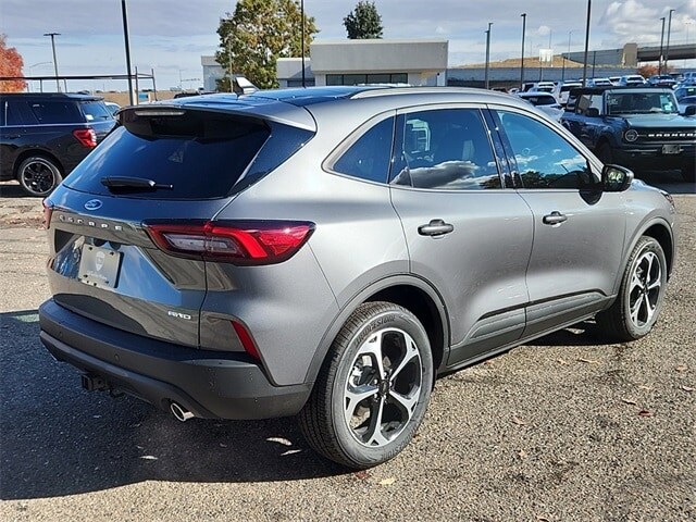 2025 Ford Escape Hybrid ST-Line Select photo 3