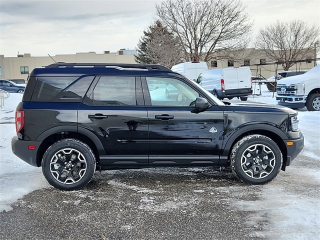 2025 Ford Bronco Sport Outer Banks photo 2