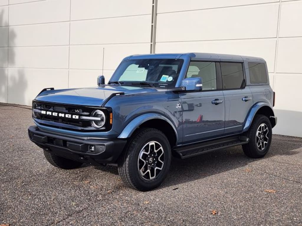 New 2025 Ford Bronco Outer Banks SUV