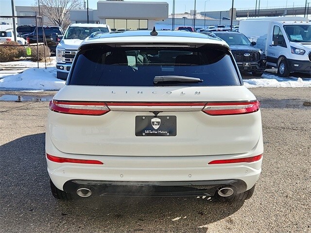 2025 Lincoln Corsair Grand Touring photo 4