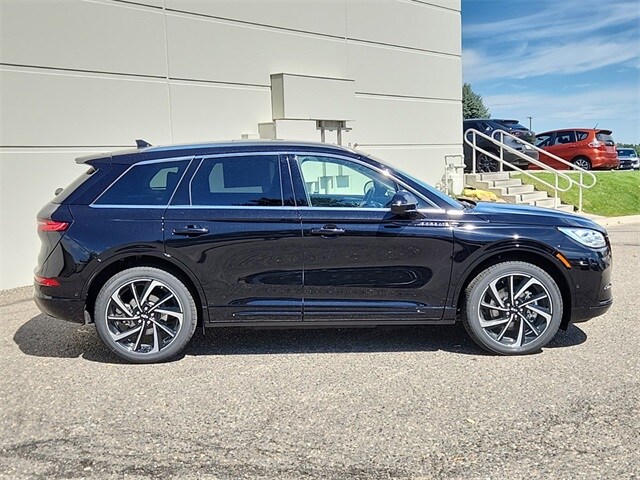 2024 Lincoln Corsair Grand Touring photo 2