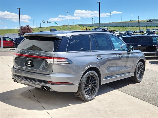 2025 Lincoln Aviator Reserve photo 3