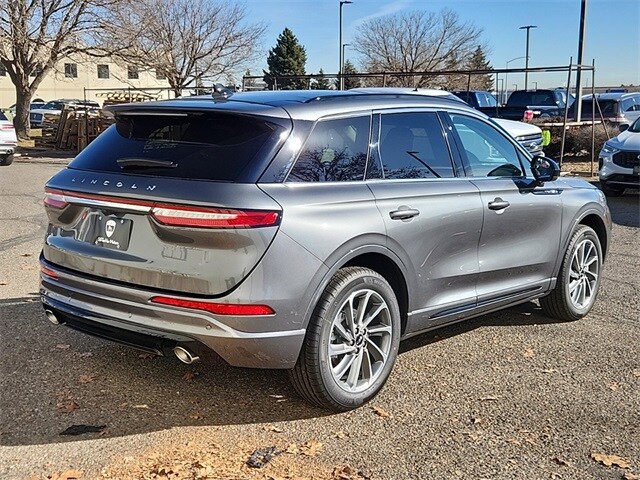 2025 Lincoln Corsair Grand Touring photo 3