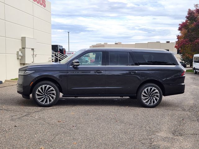 2025 Lincoln Navigator Black Label photo 2