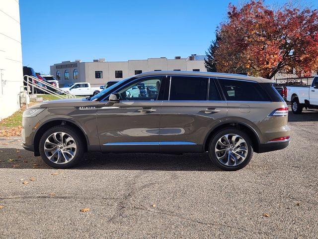 2025 Lincoln Aviator Reserve photo 4